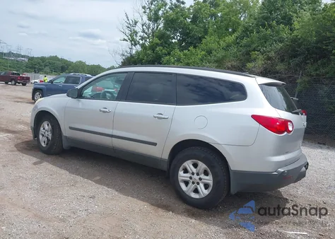 2011 Chevrolet Traverse Ls z USA, uszkodzony, nr VIN 1GNKVFED7BJ398370